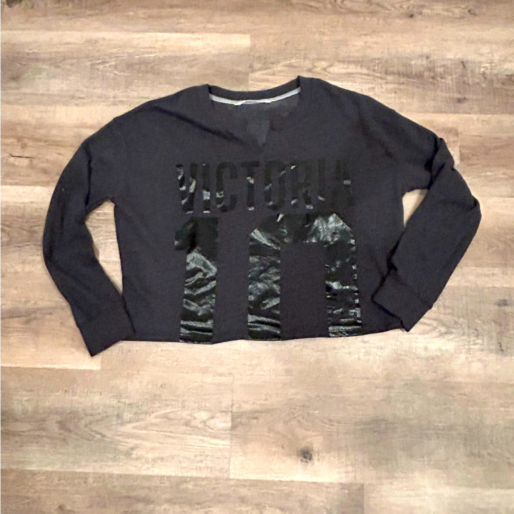 Victoria Sport Dark Gray Pull Cropped over Sweater   Size Large..Perfect for gym